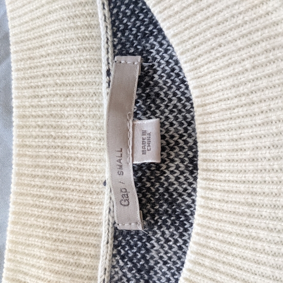 Gap Navy Wool Blend Houndstooth Sweater - Picture 2 of 6